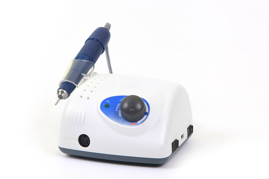 Аппарат Strong 210/105L (без педали с сумкой) 35 000 об/мин.   Cумка на молнии в комплекте.